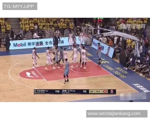 广州恒大与贵州队激战正酣比分悬念引发球迷热议